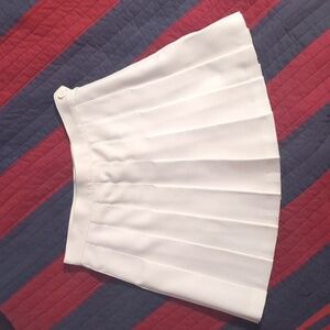 Elegant White Pleated Skirt